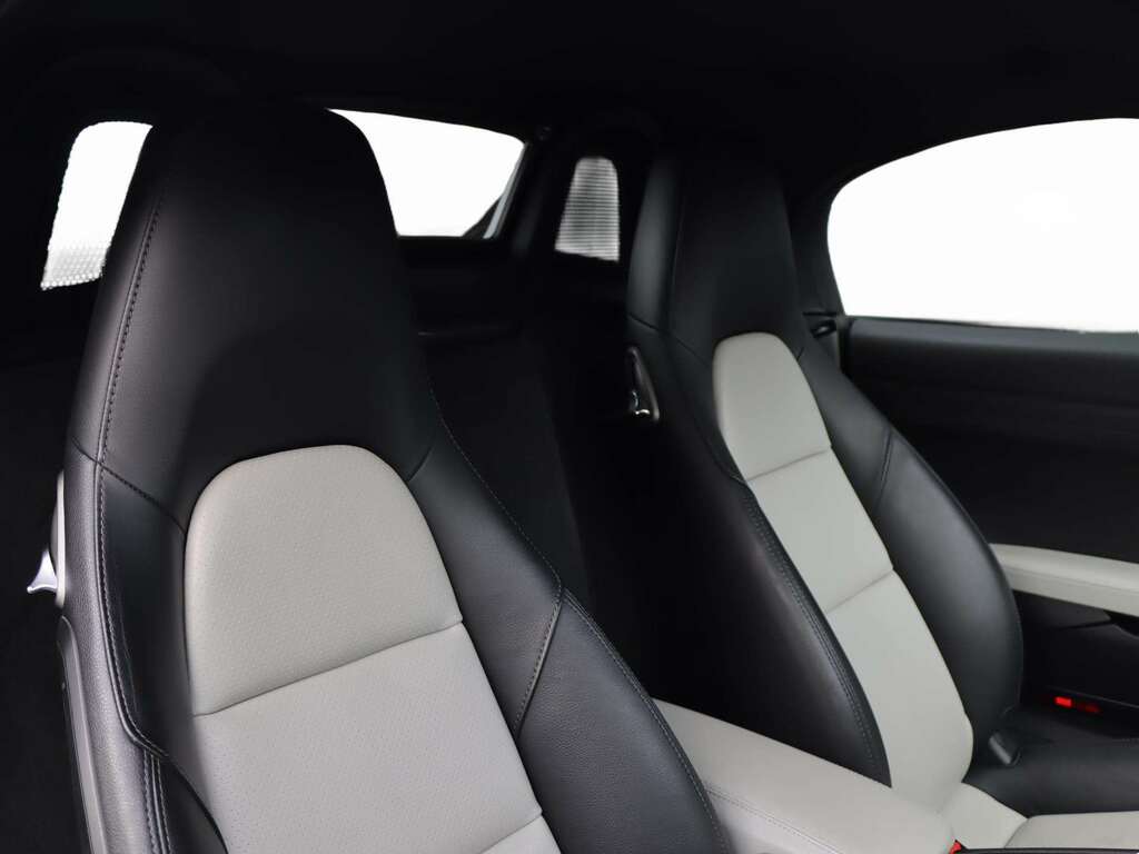 Porsche 718 Boxster Boxster White #16