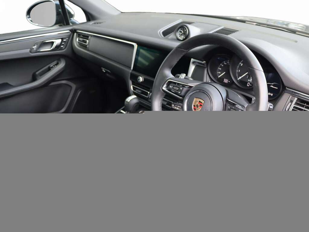 Porsche Macan Electric Black #12