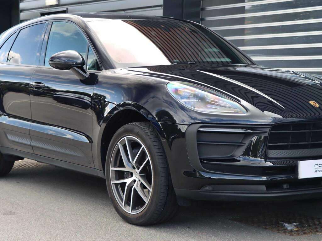 Porsche Macan Electric Black #11