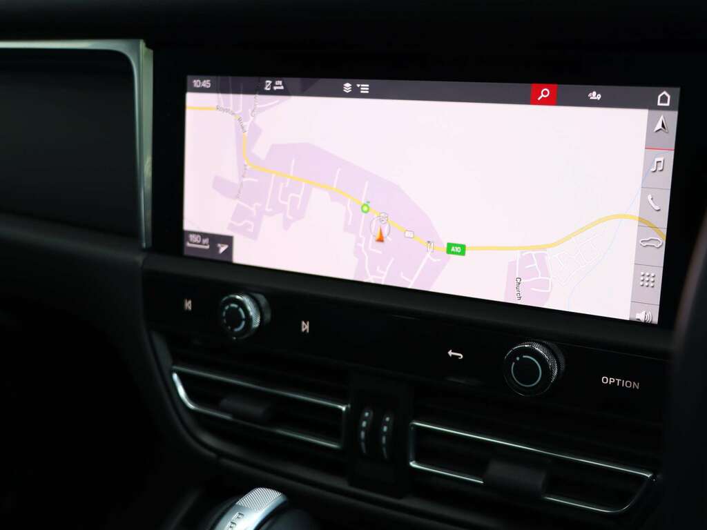 Porsche Macan Electric Black #19