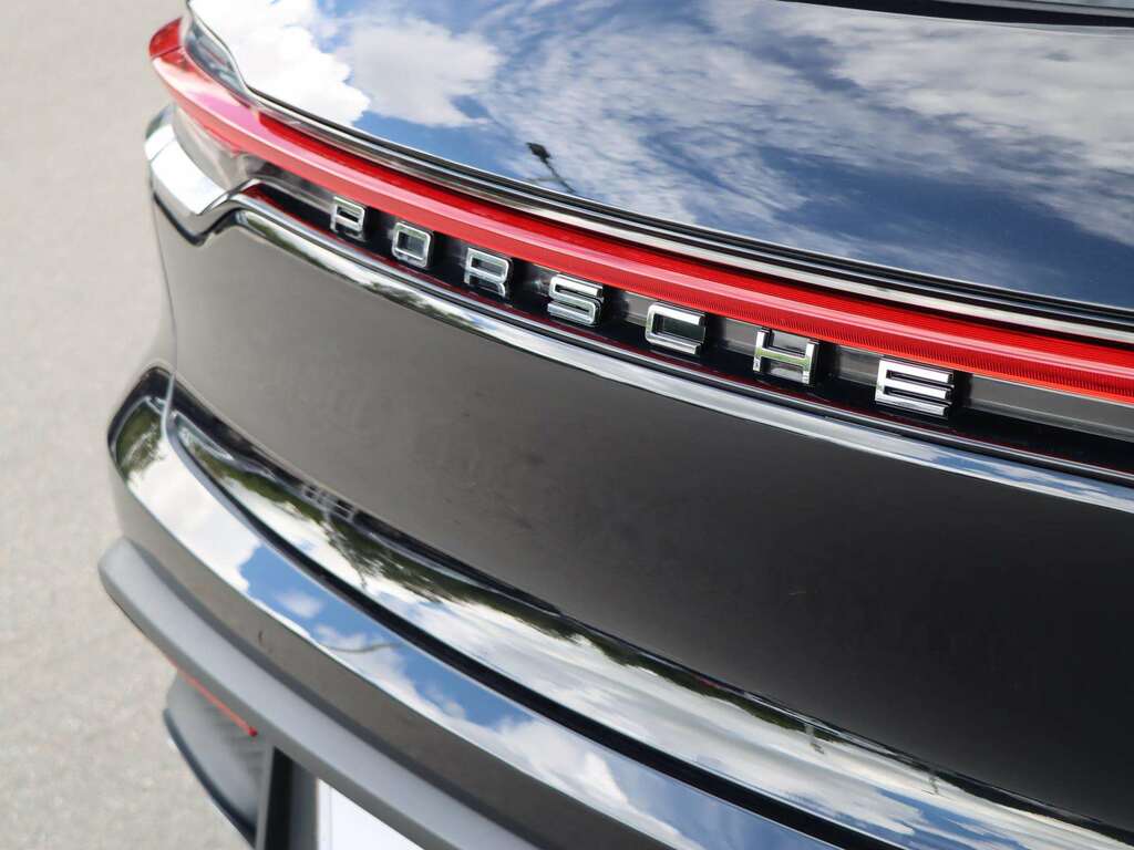 Porsche Macan Electric Black #30