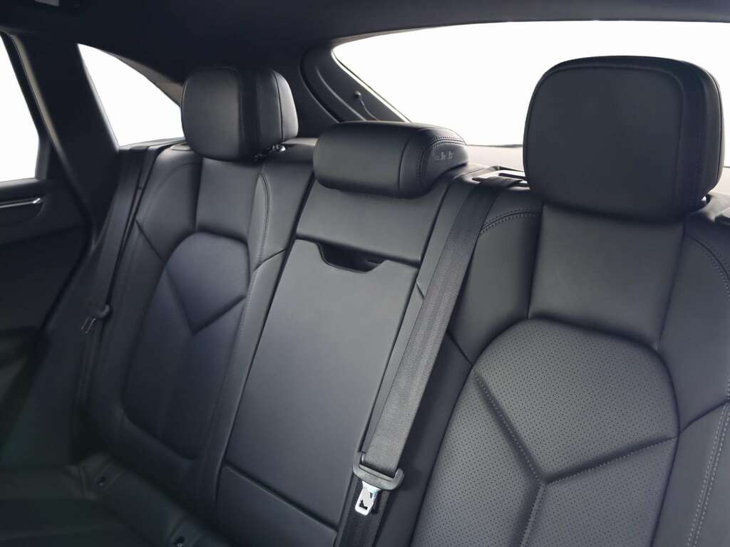 Porsche Macan Electric Black #23