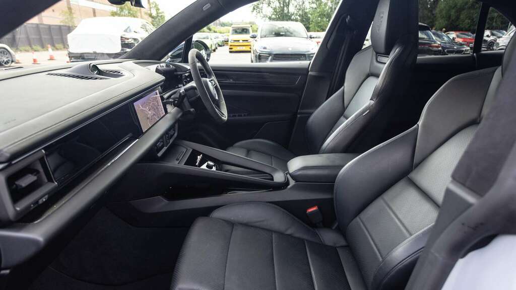 Porsche Macan Turbo 2024 WR74ESY Grey #5