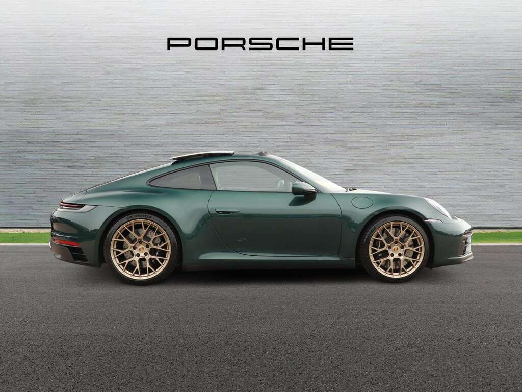 Porsche 911 Gts 2021 Green #2