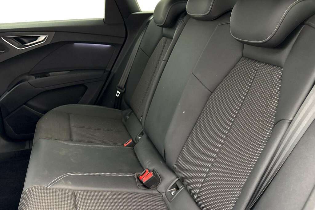 Audi Q4 E Tron 150Kw 40 82Kwh S Line 2022 Black #6