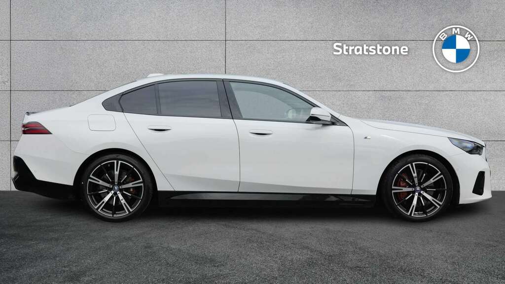 BMW i5 250Kw Edrive40 M Sport Pro 84Kwh 2024 White #3