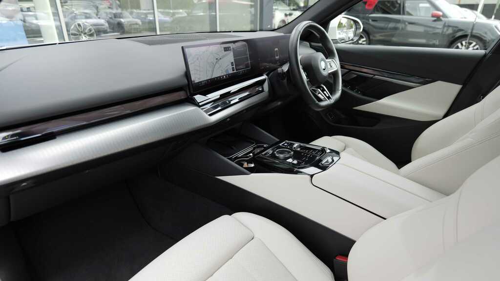 BMW i5 250Kw Edrive40 M Sport Pro 84Kwh 2024 VU24HKE White #6
