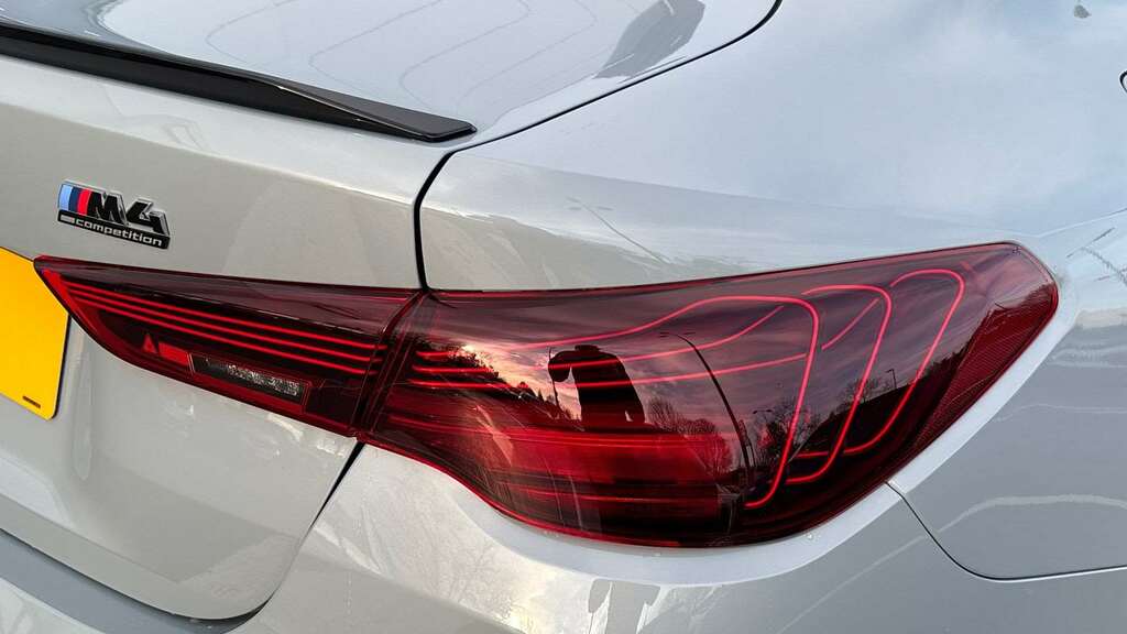 BMW M4 3.0 Biturbo Competition Steptronic Black #13