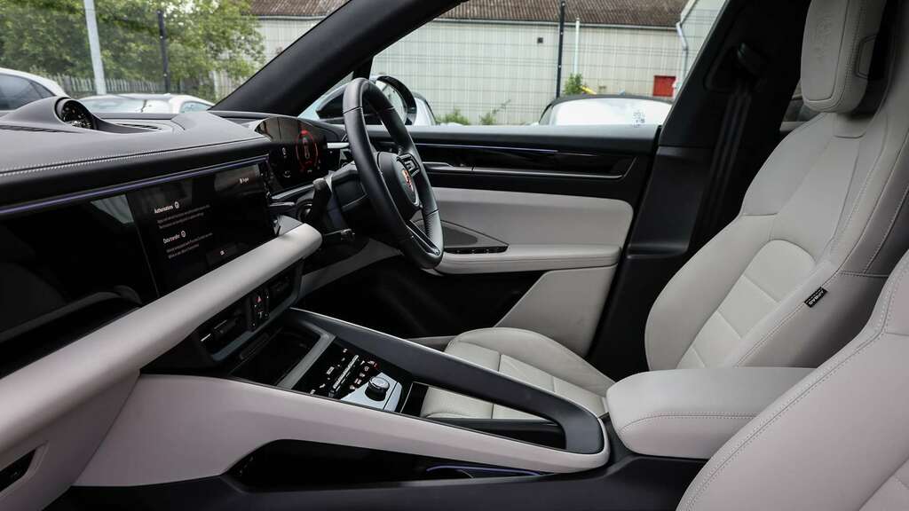 Porsche Macan Electric Blue #10