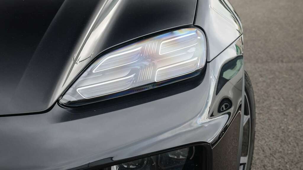 Porsche Macan Electric Blue #26