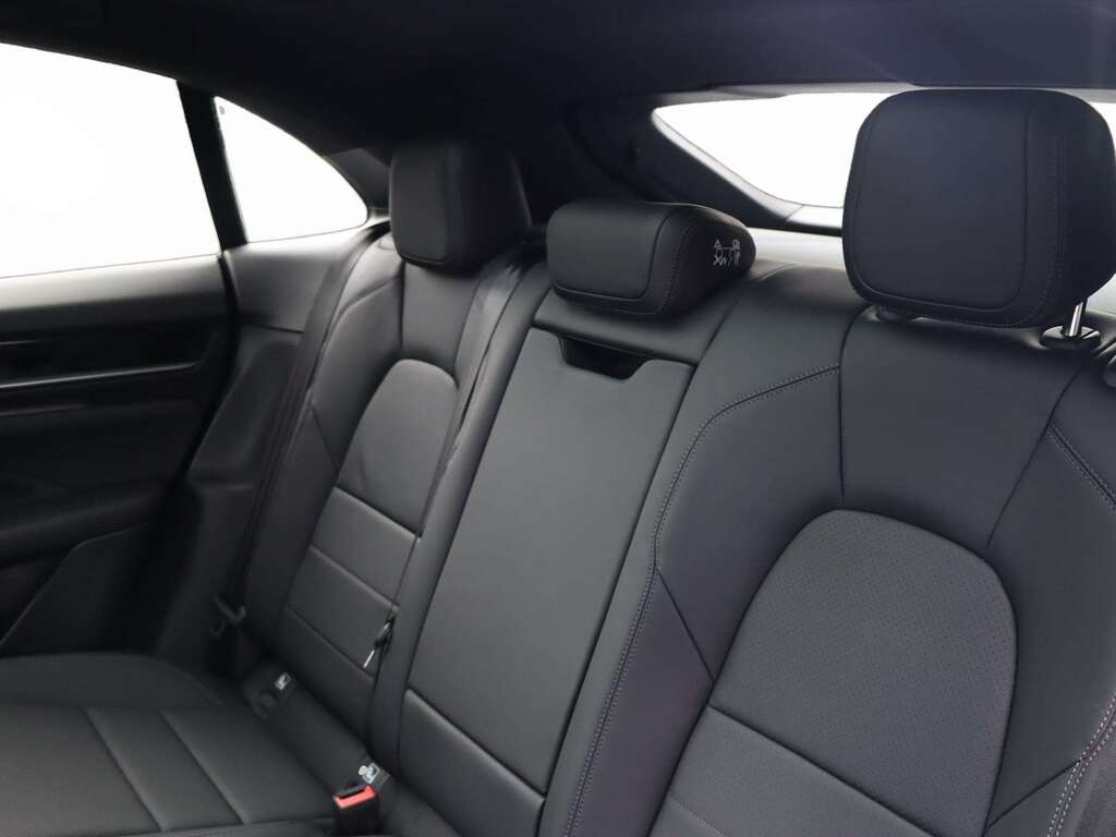 Porsche Macan Gts S-a 2026  #23