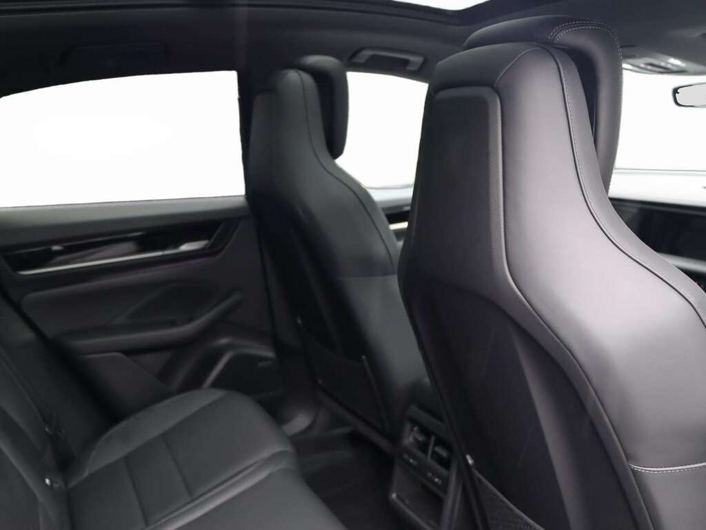 Porsche Macan Gts S-a 2026  #24