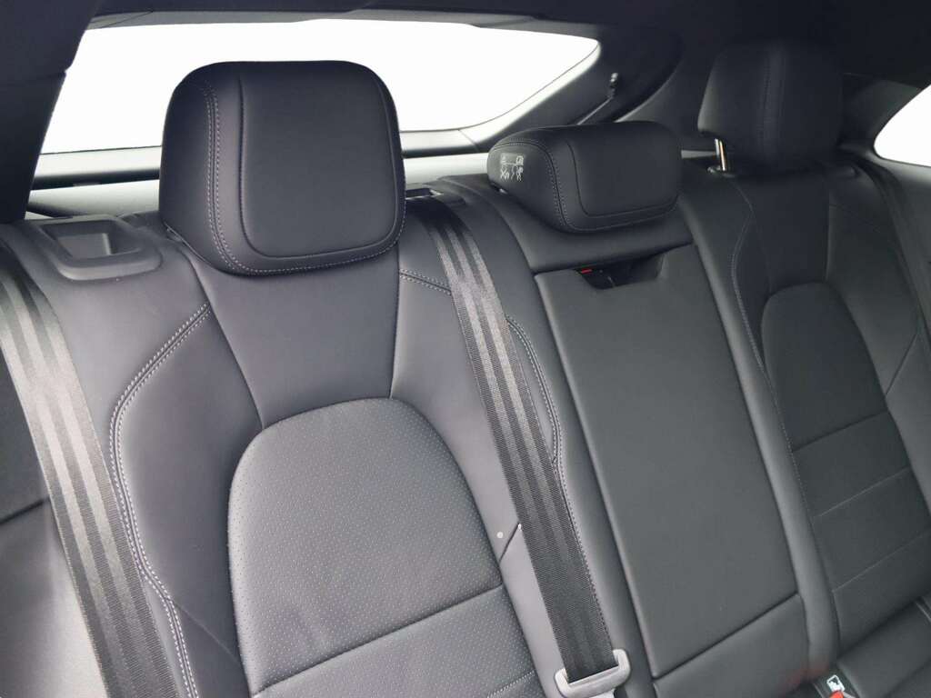 Porsche Macan Gts S-a 2026  #25