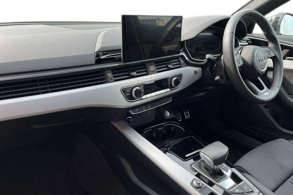 Audi A4 40 Tfsi 204 S Line S Tronic 2023 Black #2