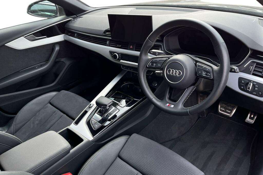 Audi A4 40 Tfsi 204 S Line S Tronic 2023 Black #6