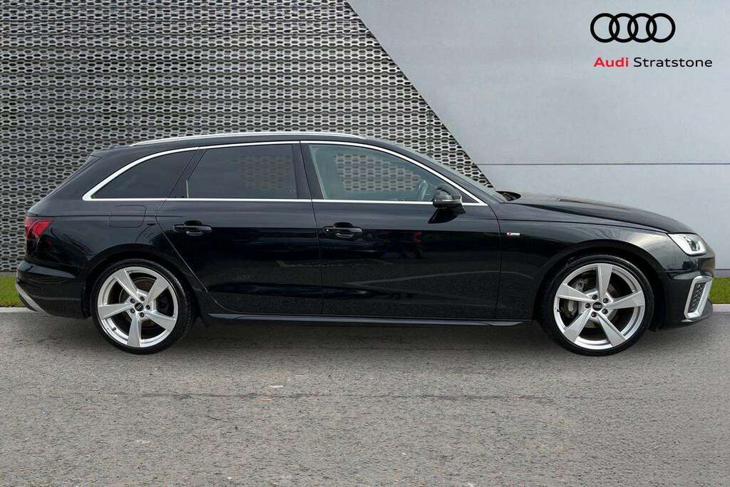 Audi A4 40 Tfsi 204 S Line S Tronic 2023 Black #4