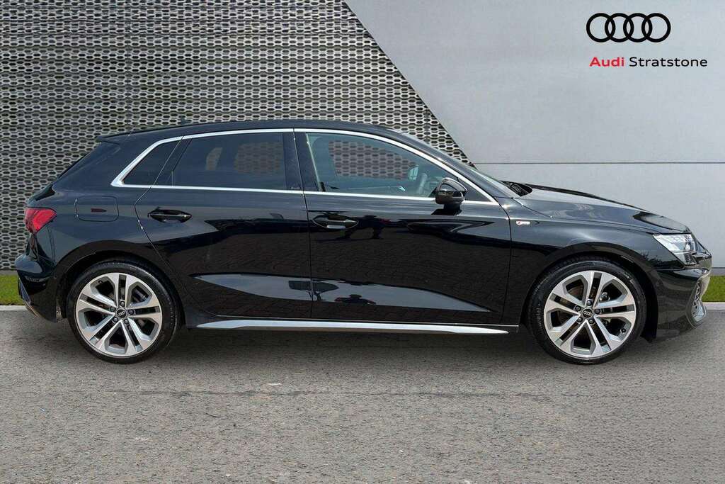 Audi A3 1.5 Tfsi 116 S Line 2025 Black #4