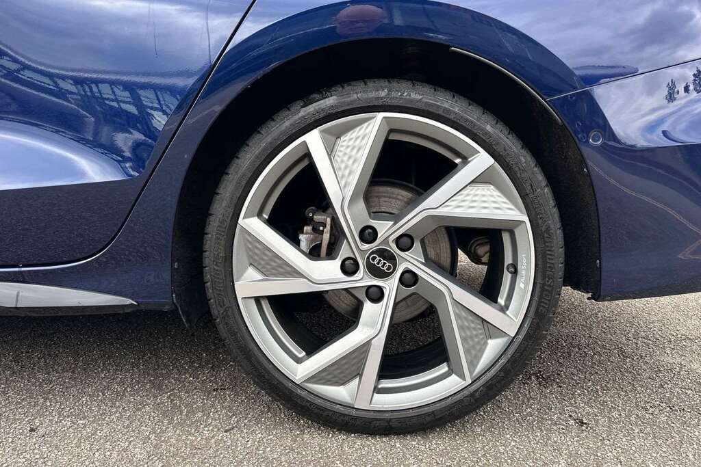 Audi A3 35 Tfsi Black Edition S Tronic 2024 KN74XYC Blue #5