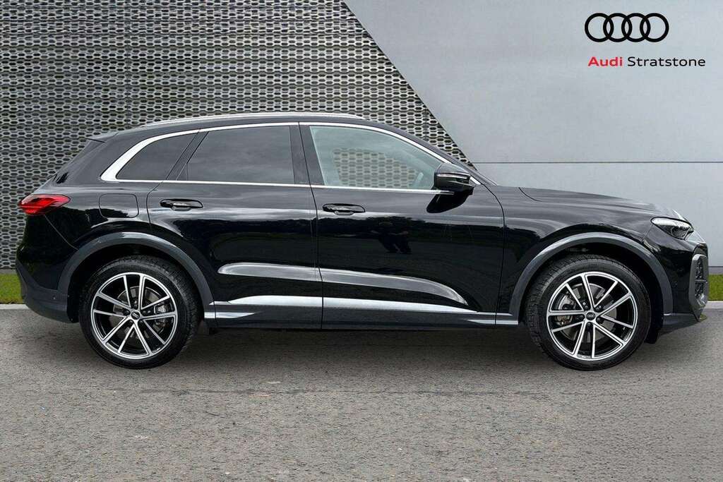 Audi Q5 2.0 Tdi Quattro Launch Edition S Tronic 2025 DN25WBL Black #3
