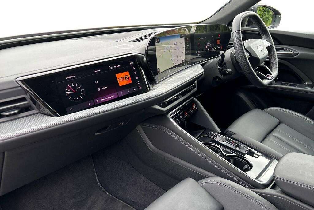 Audi Q5 2.0 Tdi Quattro Launch Edition S Tronic 2025 DN25WBL Black #2