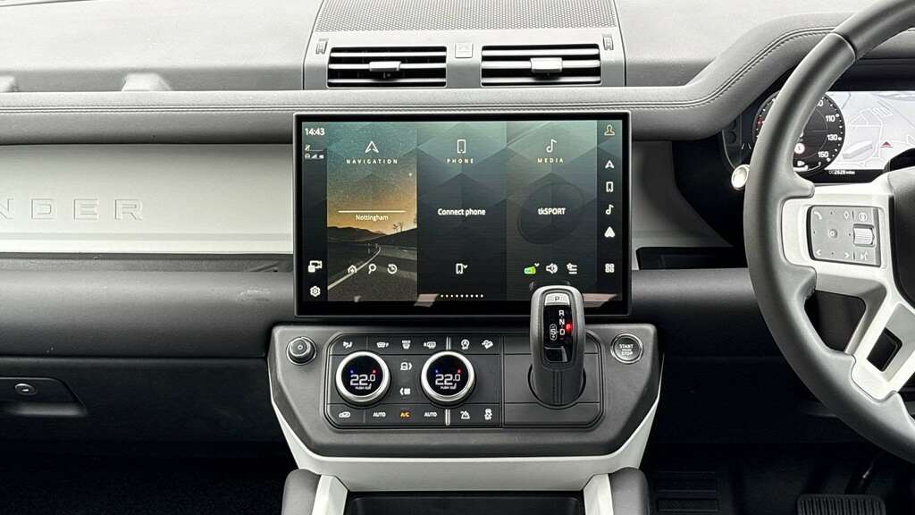 Land Rover Defender 110 Octa  #14