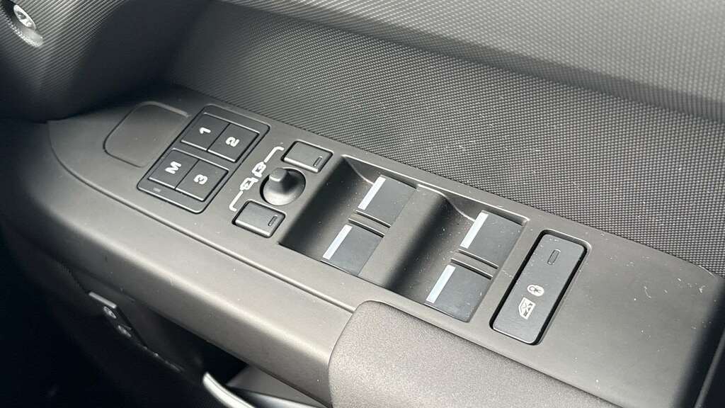 Land Rover Defender 110 Octa  #25