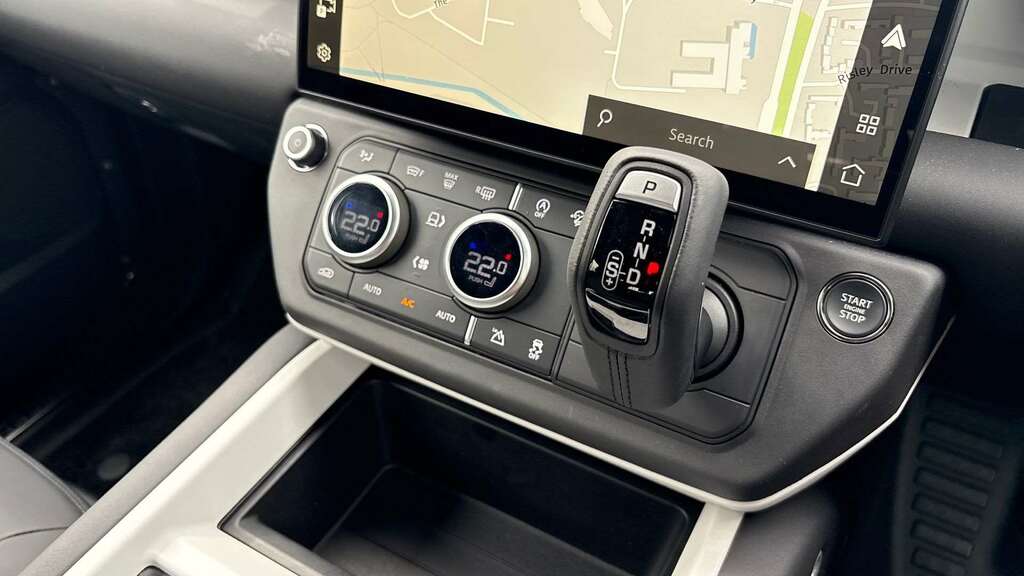 Land Rover Defender 110 Octa  #13