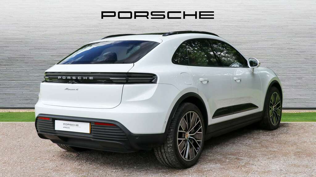 Porsche Macan 4 2024 White #2