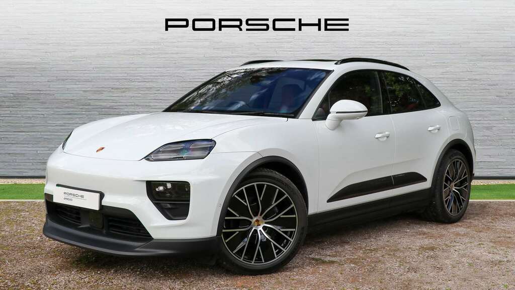 Porsche Macan 4 2024 White