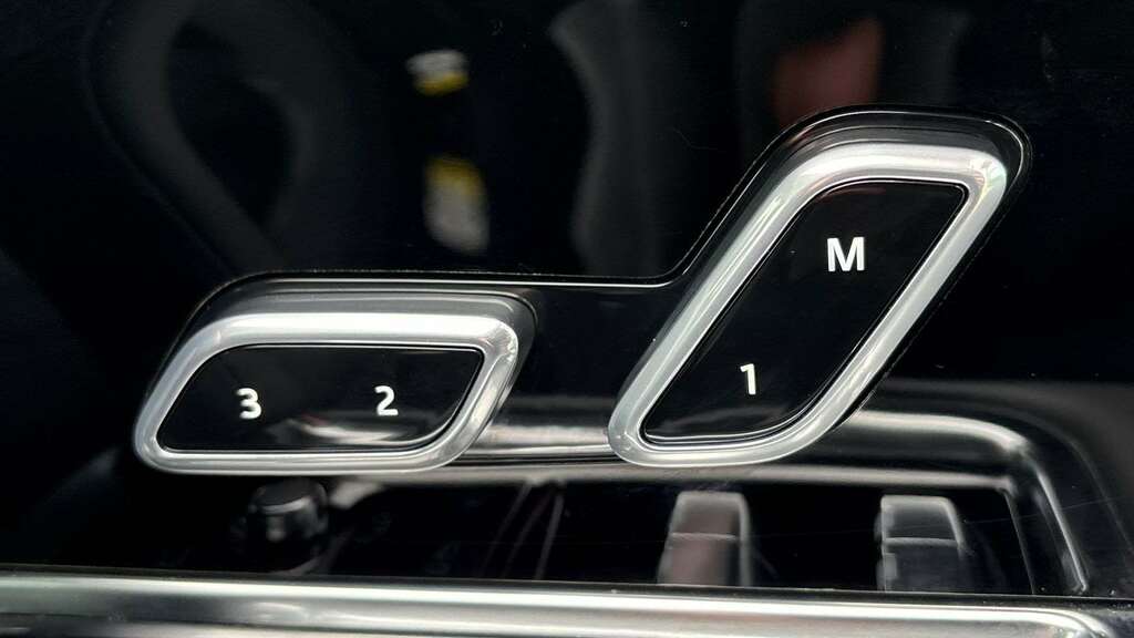 Land Rover Range Rover Autobiography Black #24