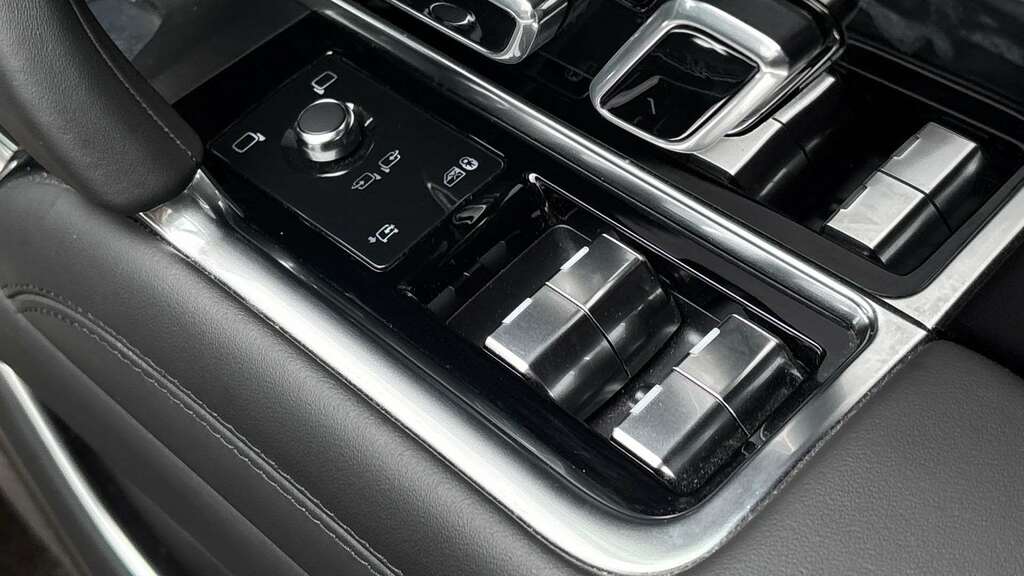 Land Rover Range Rover Autobiography Black #27