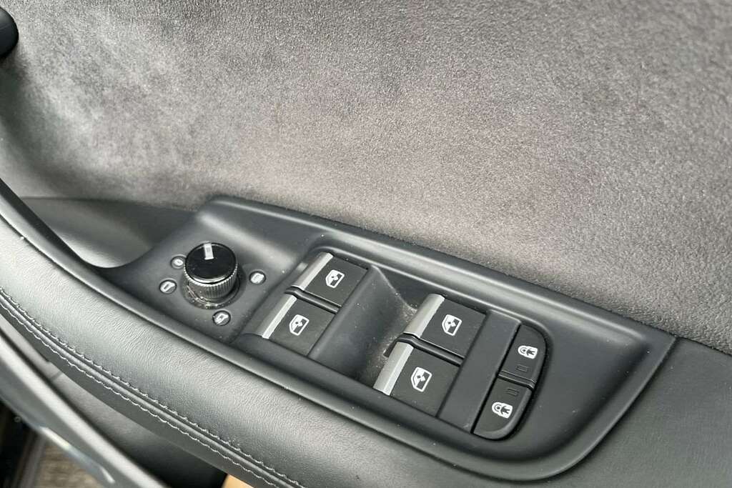 Audi RSQ8 Tfsi V8 Carbon Black Black #13