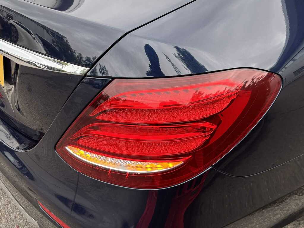 Mercedes-Benz E Class E300 Amg Line 9G-tronic Black #24