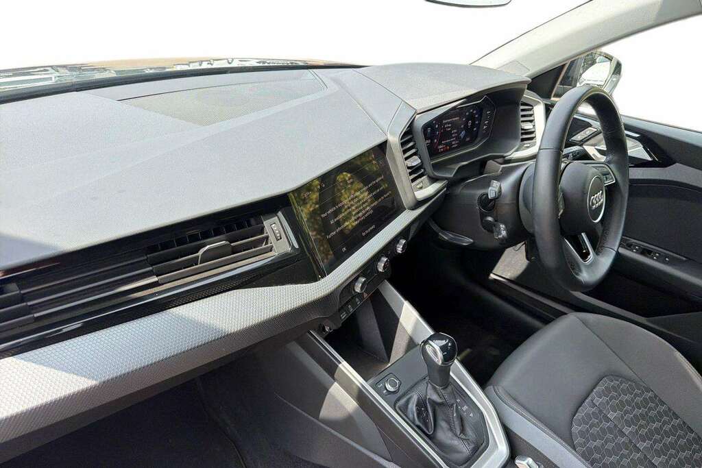 Audi A1 A1 Sportback 30 Tfsi Black Edition Silver #2