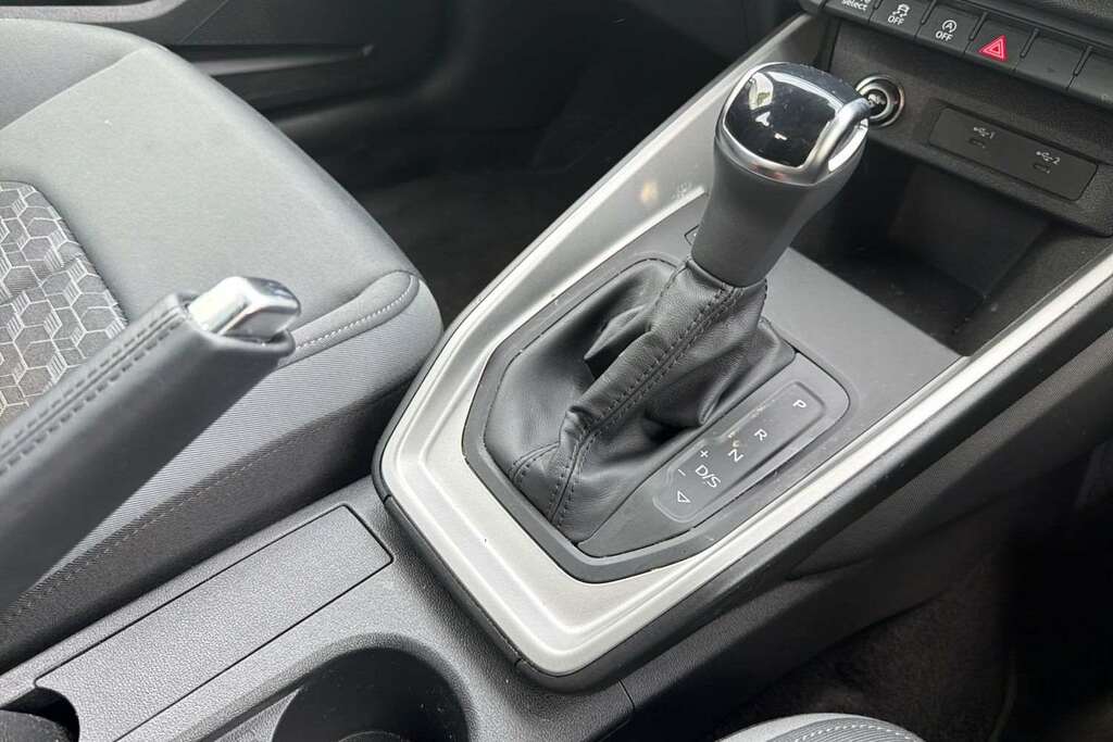 Audi A1 A1 Sportback 30 Tfsi Black Edition Silver #15