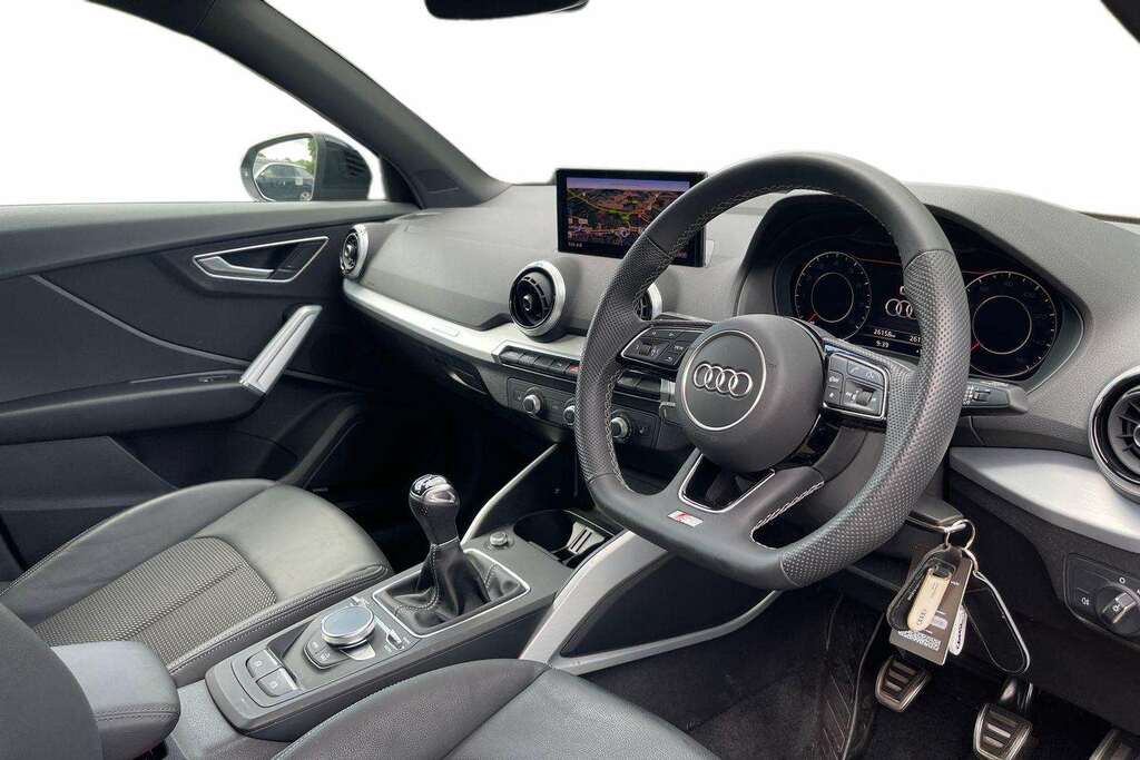 Audi Q2 30 Tfsi Black Edition 2023 Black #5