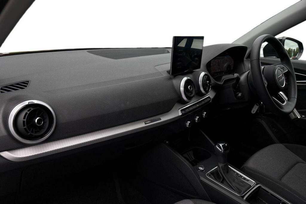 Audi Q2 35 Tfsi Sport S Tronic 2025 Black #2