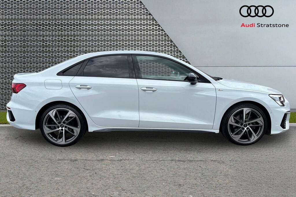 Audi A3 35 Tfsi Edition 1 S Tronic Comfortsound 202 FT23BDZ White #4