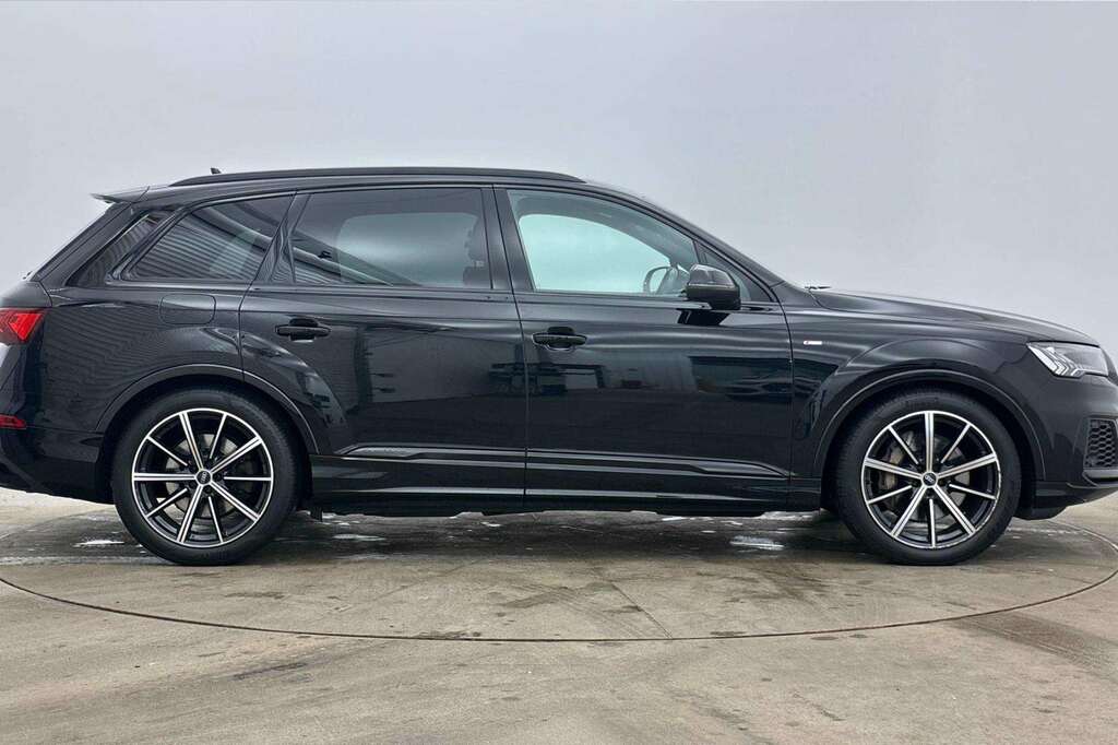 Audi Q7 55 Tfsi Quattro Black Edition Tiptronic 2021 Black #4