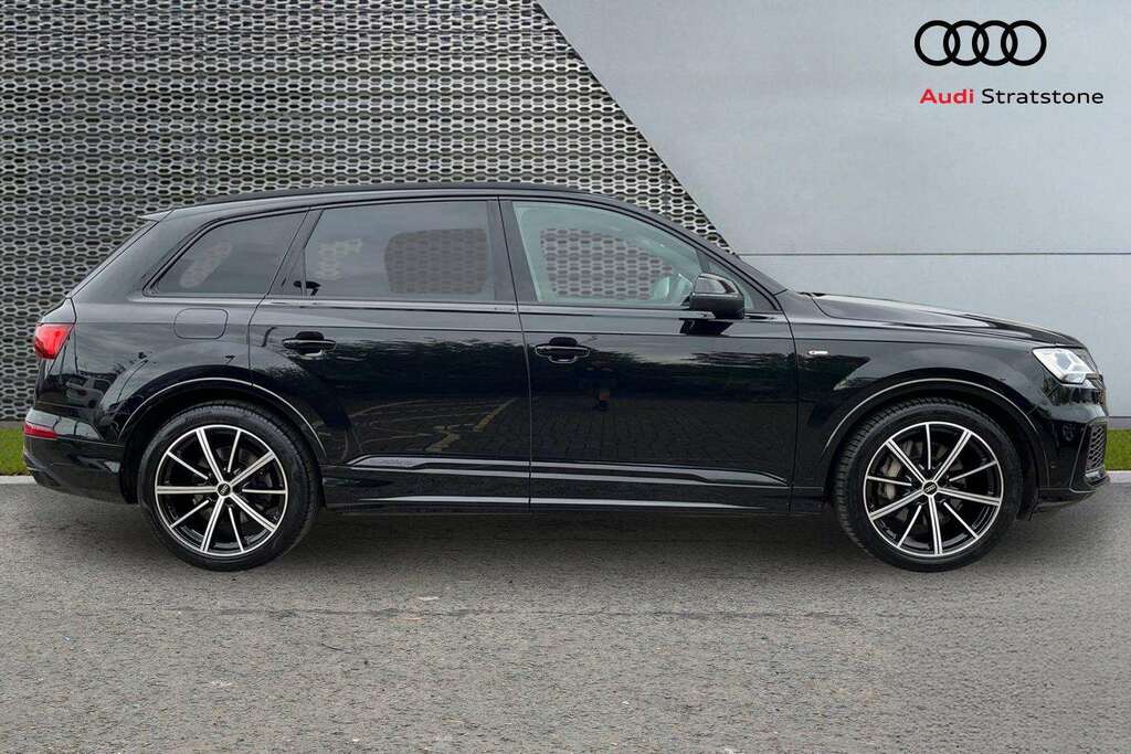Audi Q7 55 Tfsi Quattro Black Edition Tiptronic 2022 Black #4