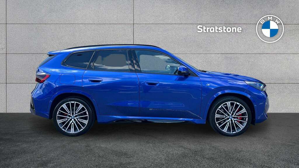 BMW iX1 150Kw Edrive20 Shadow Edition 65Kwh 2025 Blue #3