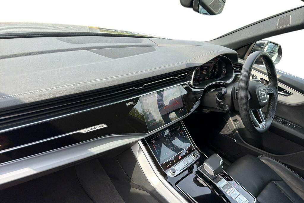 Audi Q8 55 Tfsi E Quattro S Line Tiptronic 2024 Black #2