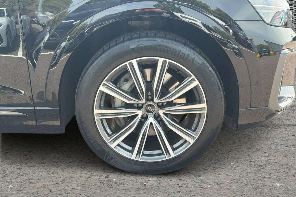 Audi Q8 55 Tfsi E Quattro S Line Tiptronic 2024 Black #5