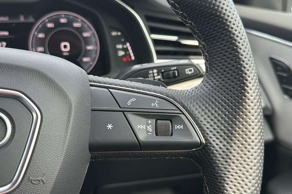 Audi Q8 55 Tfsi E Quattro Black Edn Tiptronic Cs Black #17