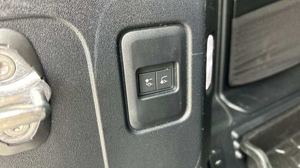 Land Rover Defender 110 X-dynamic Se Grey #31