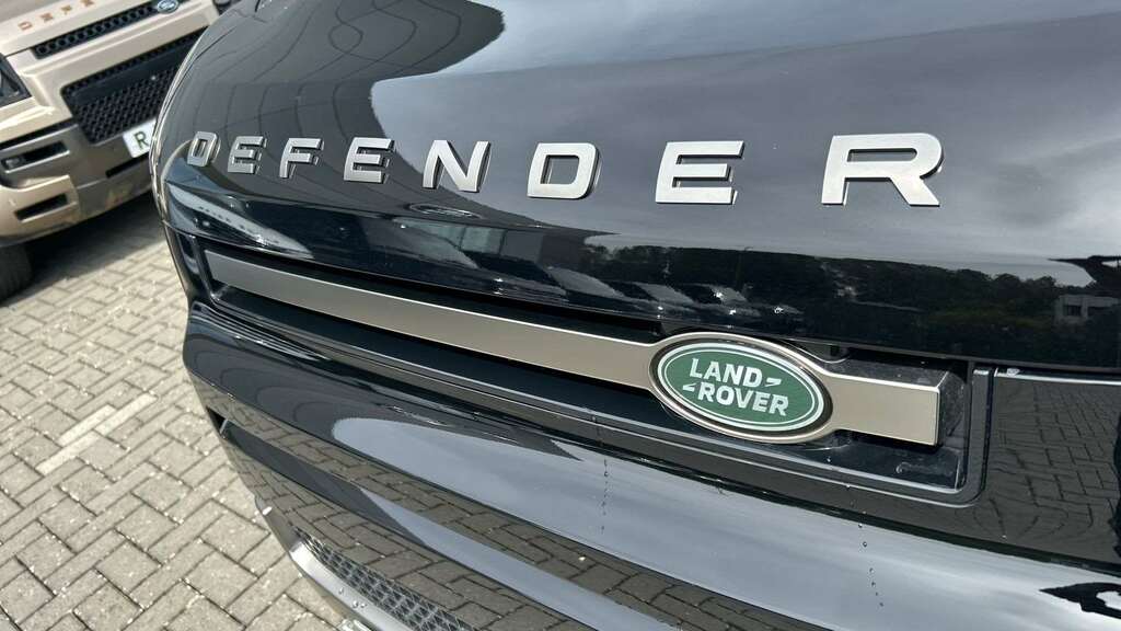 Land Rover Defender 110 X-dynamic Se Grey #29