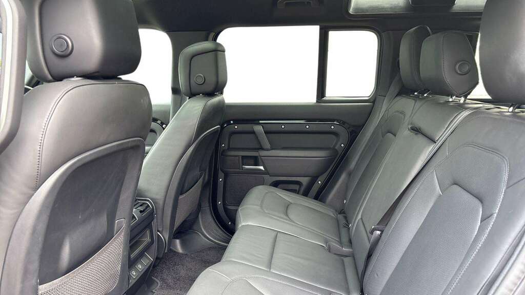 Land Rover Defender 110 3.0 D350 X-dynamic Hse 110 2025 Black #4