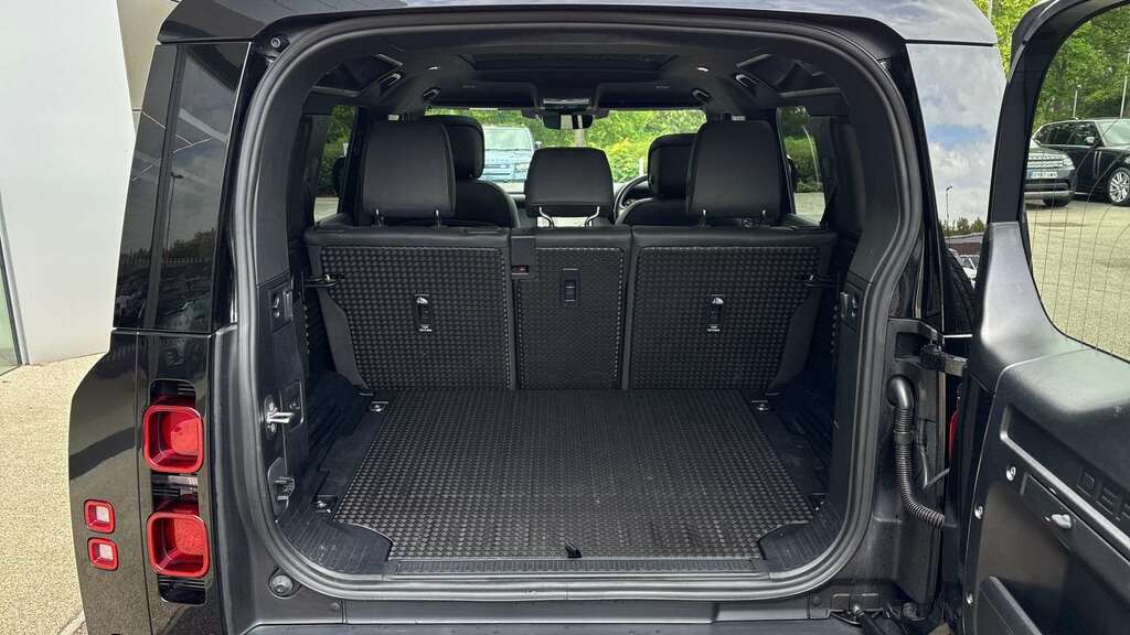 Land Rover Defender 110 X-dynamic Hse Black #10