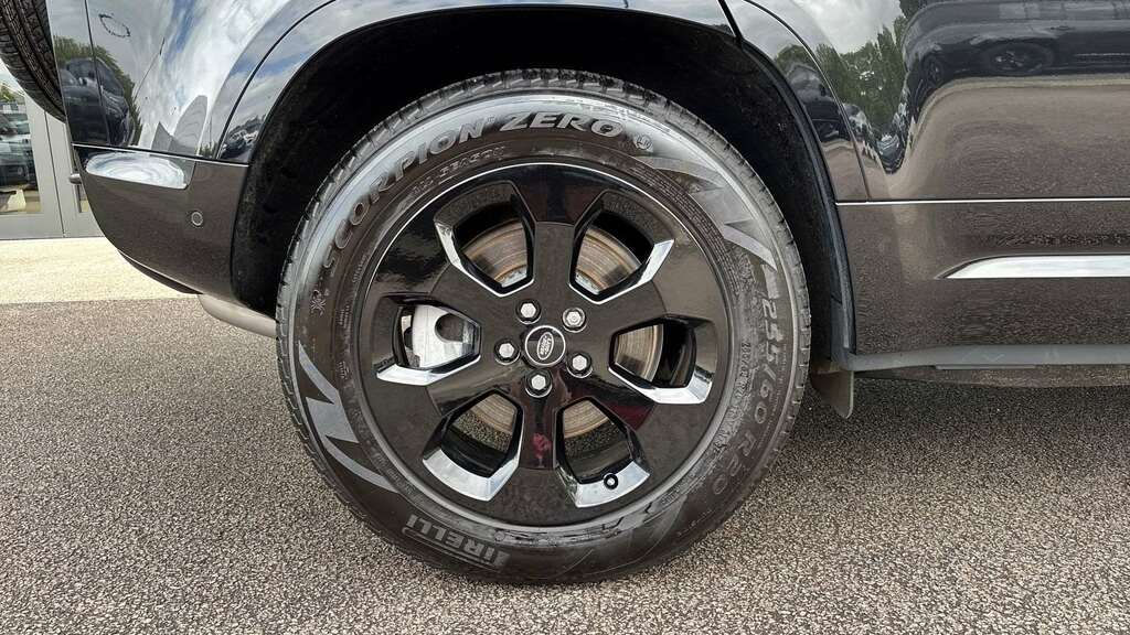 Land Rover Defender 110 X-dynamic Hse Black #28