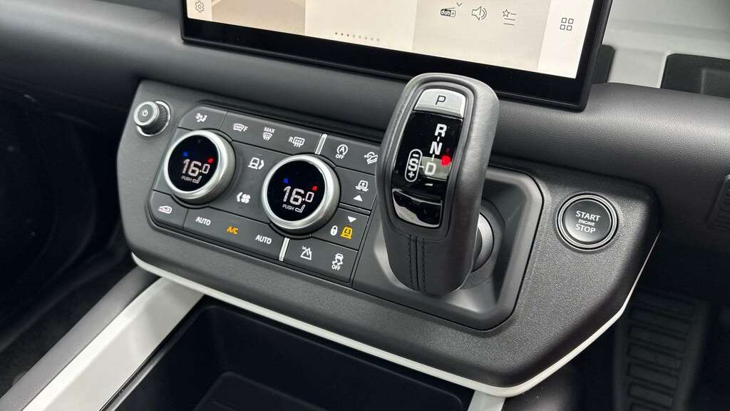 Land Rover Defender 110 X-dynamic Hse Black #13